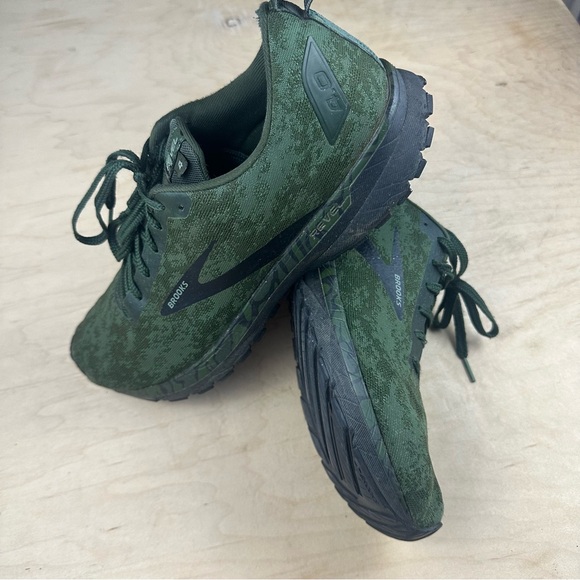 Brooks Forest Green Athletic Shoes